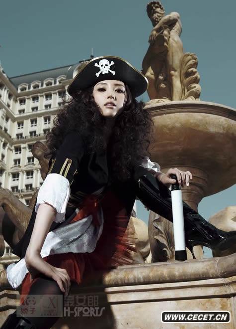 董璇化身女船長(cháng)展風(fēng)情