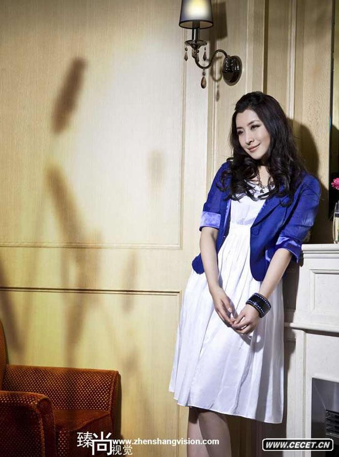 王雅捷拍夏日清新寫(xiě)真