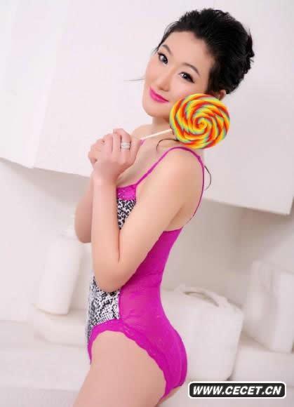 李依馨連體內衣秀曲線(xiàn)