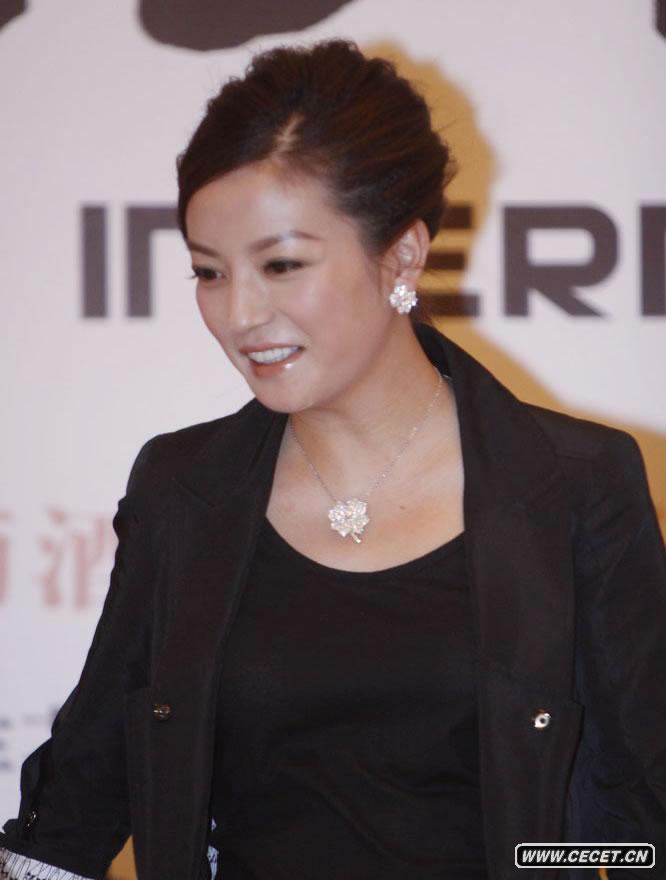 趙薇產(chǎn)后減肥出顯成效