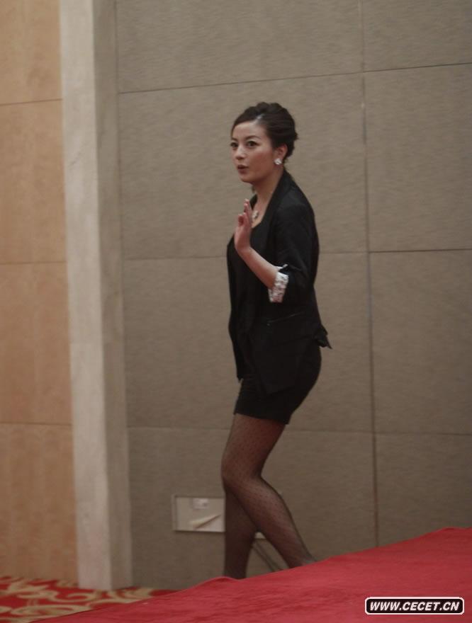 趙薇產(chǎn)后減肥出顯成效