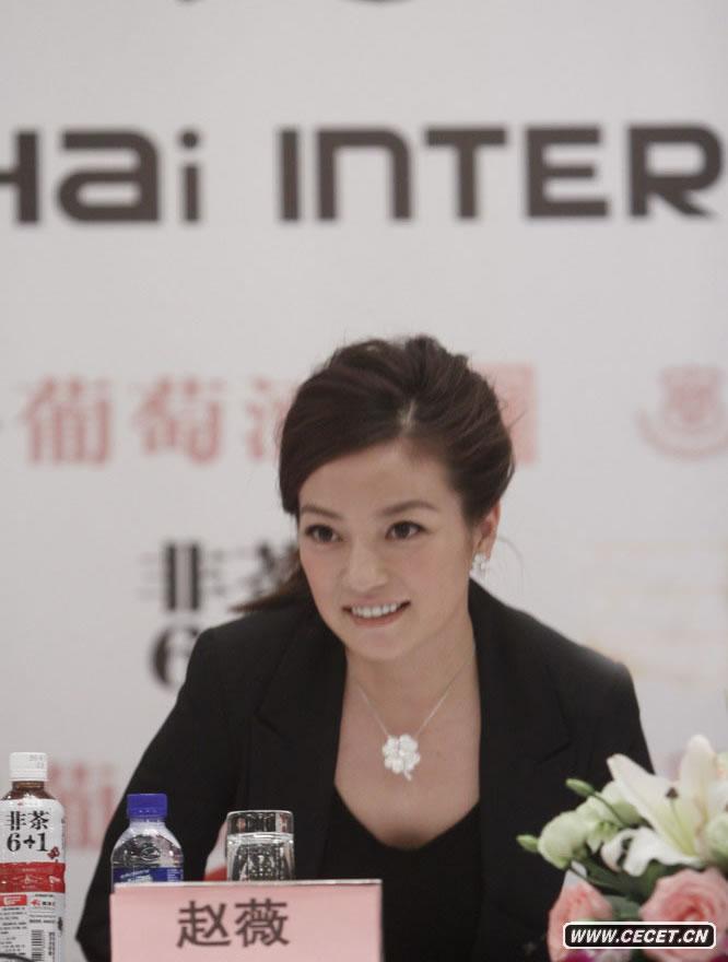 趙薇產(chǎn)后減肥出顯成效