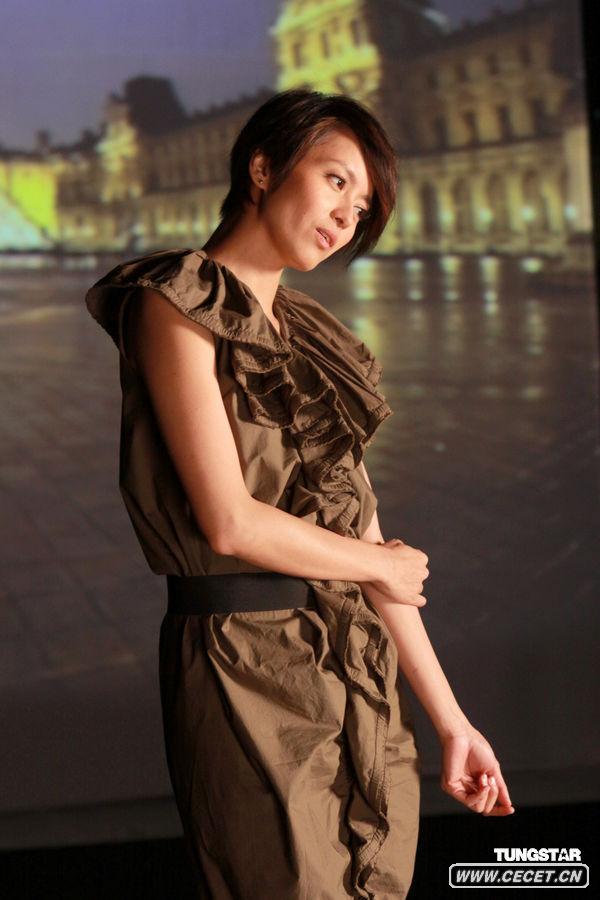 梁詠琪獨自旅行無(wú)艷遇