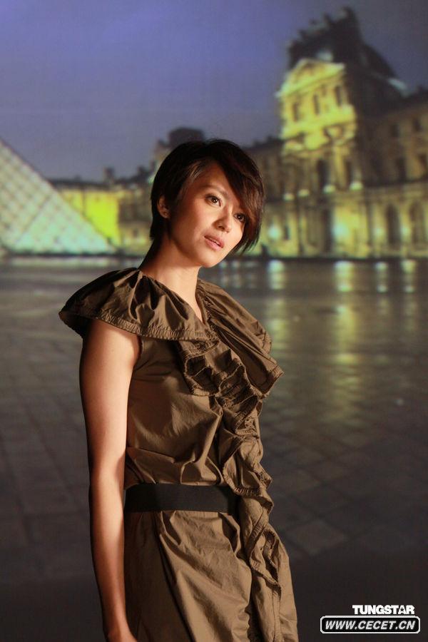 梁詠琪獨自旅行無(wú)艷遇