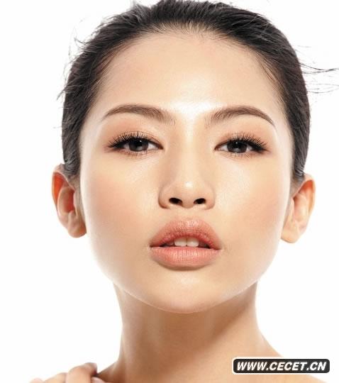 潘霜霜夏日清新妝容曝光