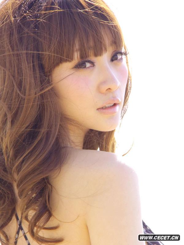 柳巖公路寫(xiě)真秀牛仔風(fēng)情