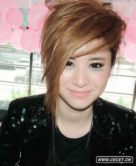 尚雯婕嫩模造型可愛(ài)