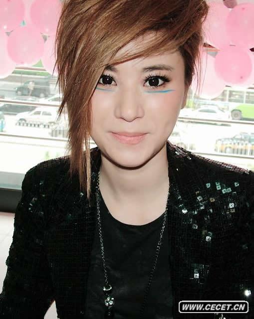 尚雯婕嫩模造型可愛(ài)