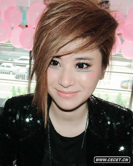 尚雯婕嫩模造型可愛(ài)