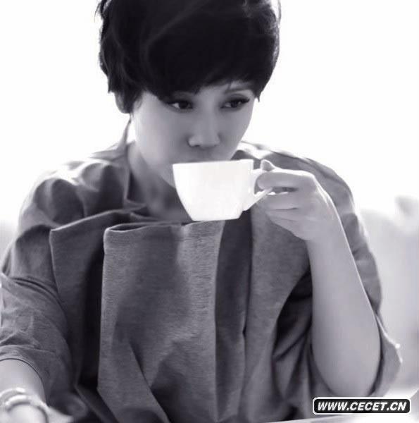 海清最新寫(xiě)真慵懶大膽