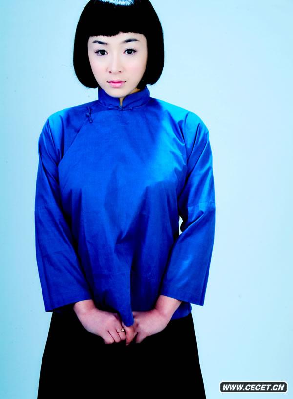 何彥霓復古寫(xiě)真質(zhì)樸