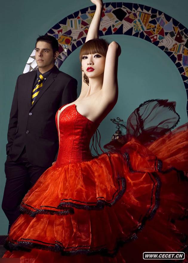 柳巖演繹性感冷艷舞娘