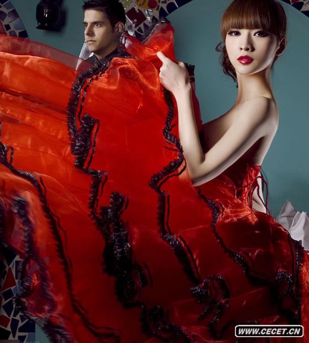 柳巖演繹性感冷艷舞娘