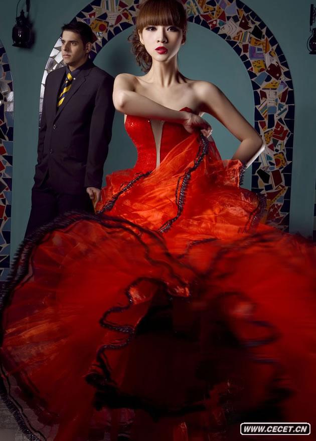 柳巖演繹性感冷艷舞娘