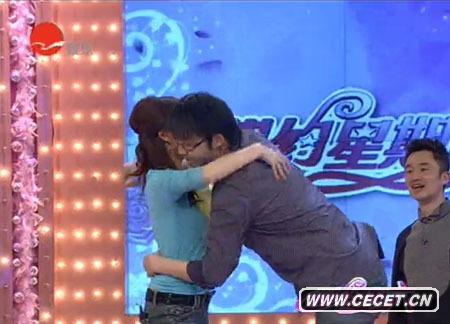 《相約星期六》里出現的男女胸部擠球