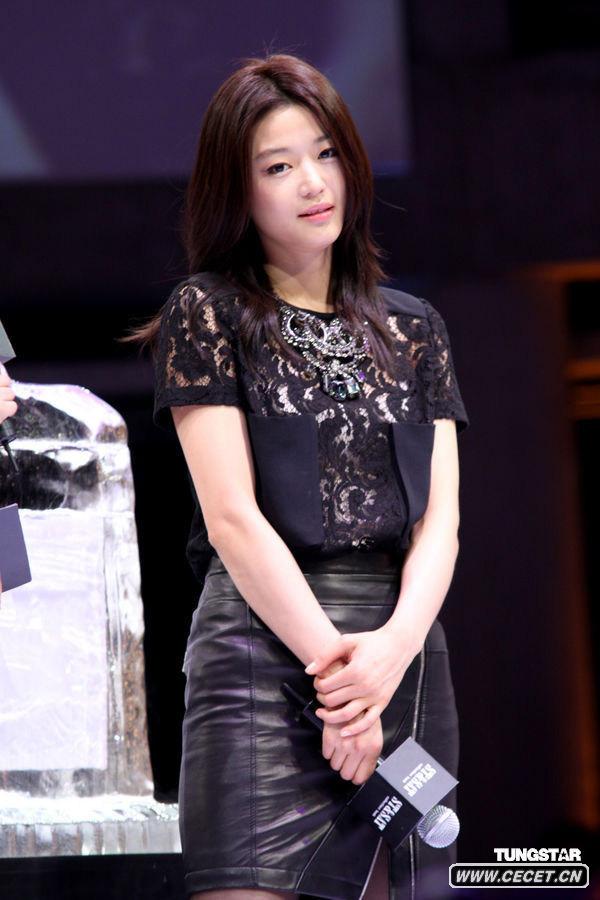 全智賢吸金大打性感牌