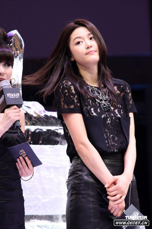 全智賢吸金大打性感牌