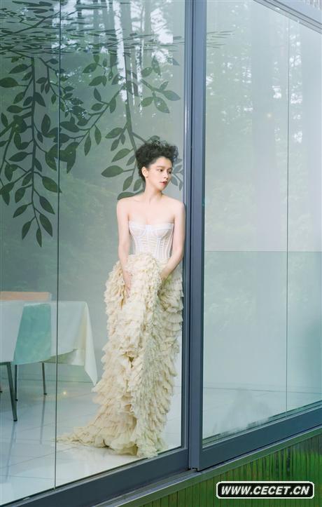 徐若瑄性感輕裸變身精靈