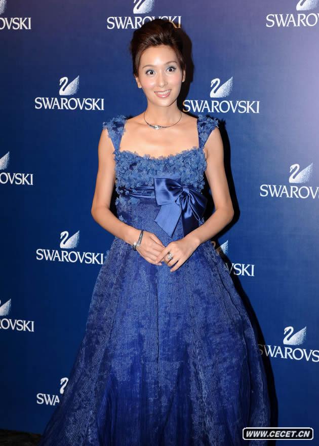 楊恭如深藍色禮服現身派對