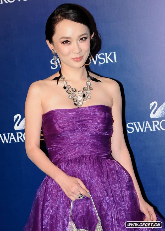 霍思燕紫色禮服現身派對