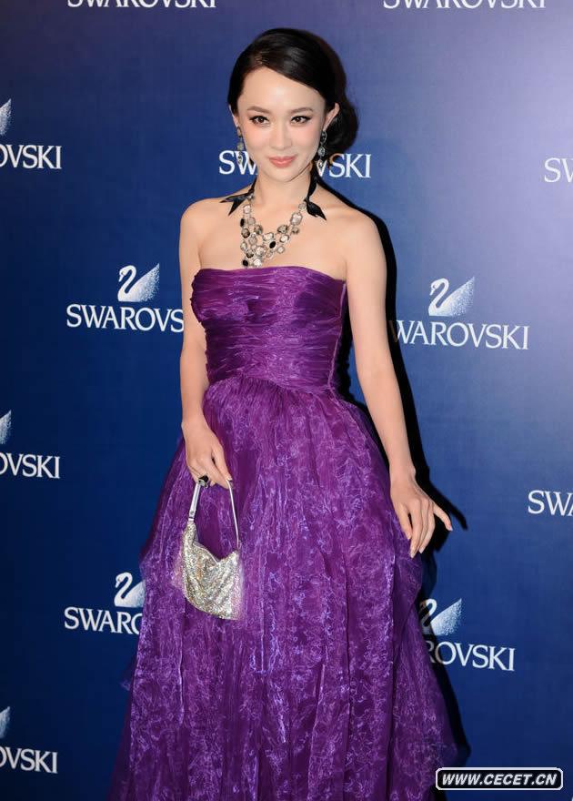 霍思燕紫色禮服現身派對