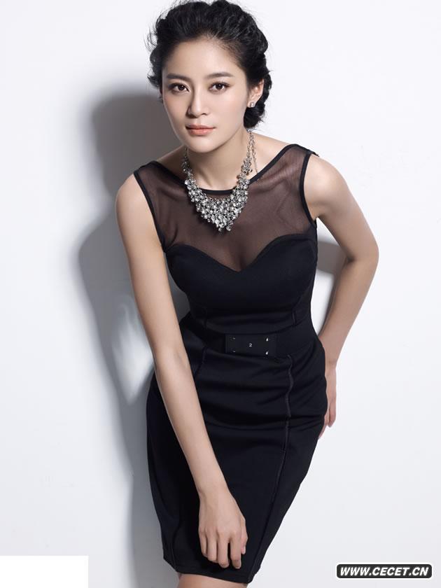 王媛可寫(xiě)真性感冷艷