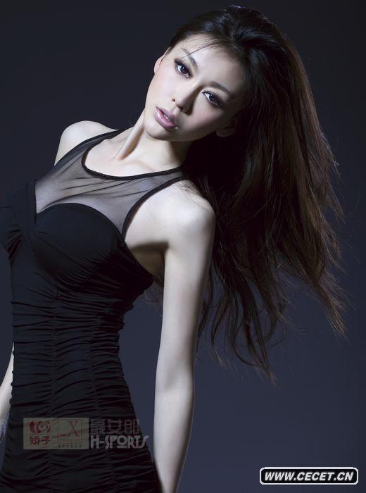 鞏新亮拍寫(xiě)真性感入骨