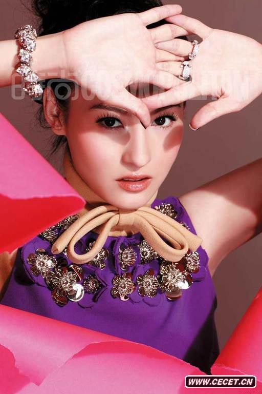 張柏芝寫(xiě)真做最俏辣媽