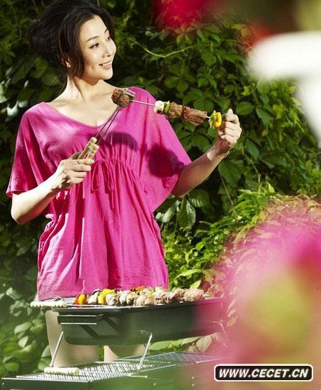 殷桃夏日清新寫(xiě)真