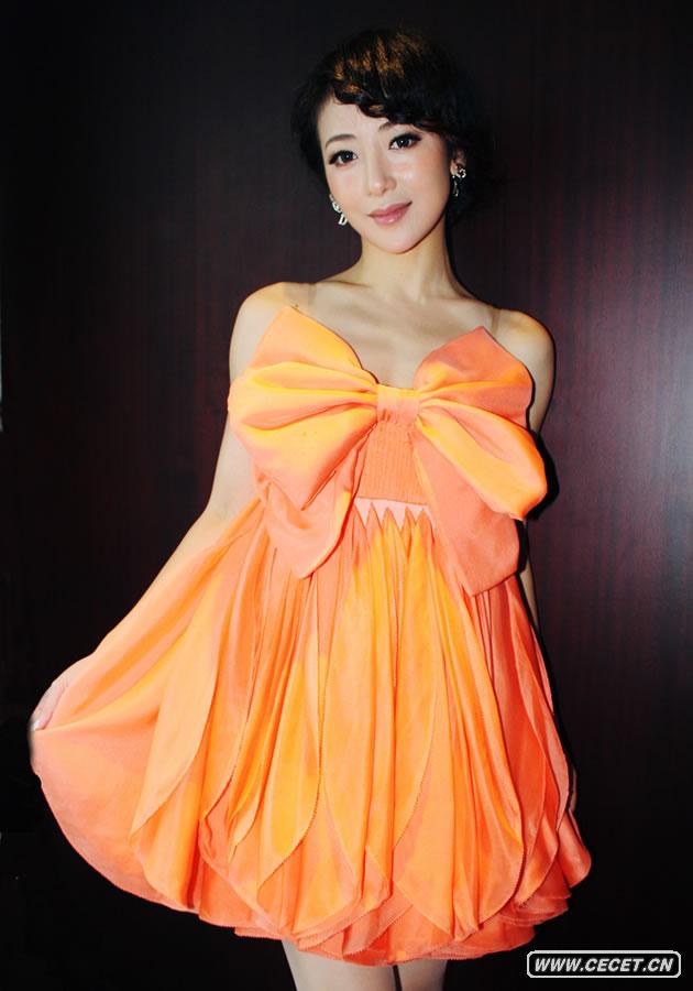 陳紫函禮服亮相發(fā)布會(huì )