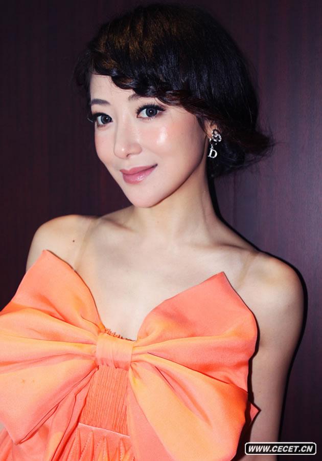 陳紫函禮服亮相發(fā)布會(huì )