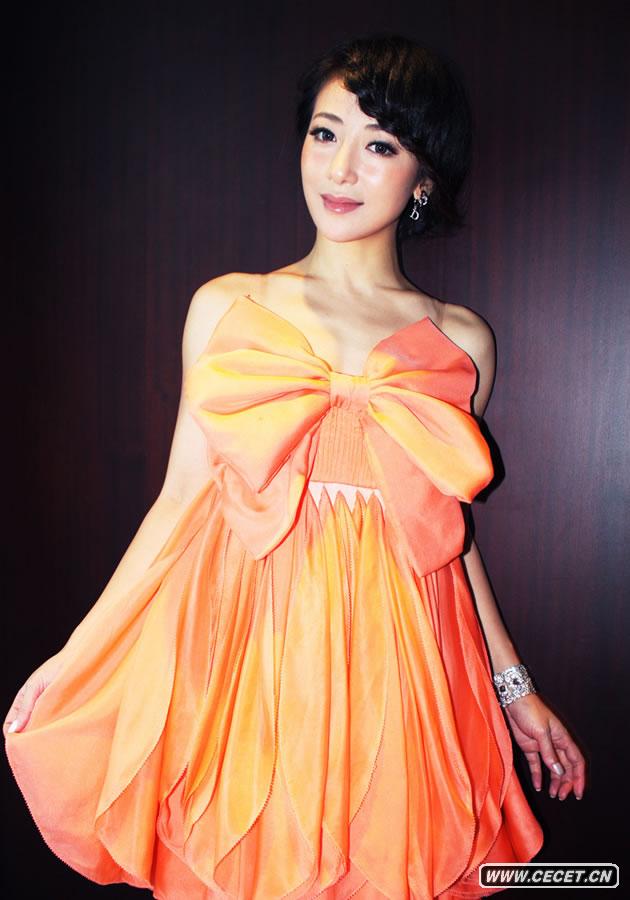 陳紫函禮服亮相發(fā)布會(huì )