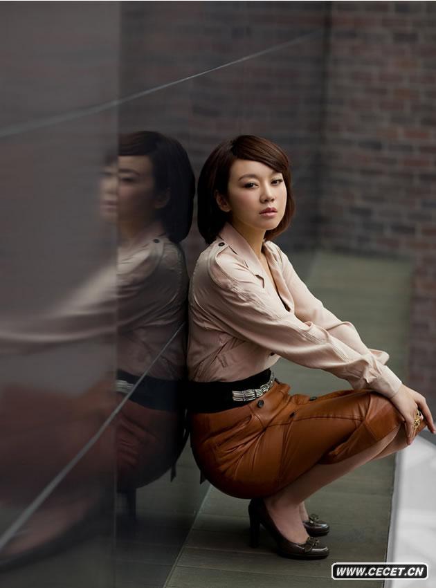 閆妮寫(xiě)真變身氣質(zhì)淑媛