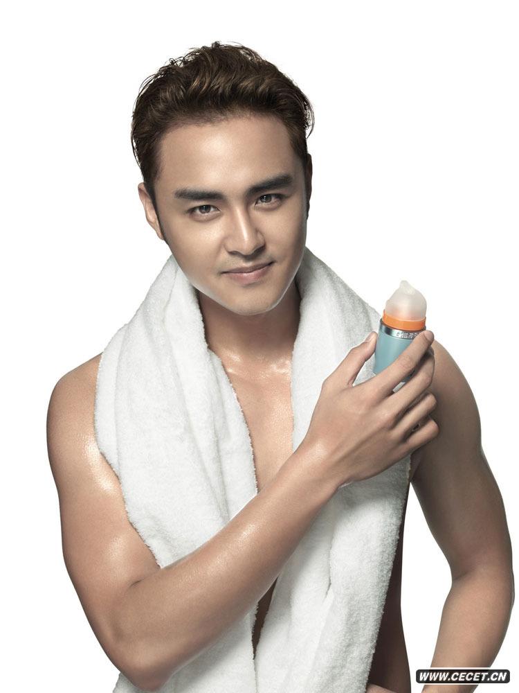 明道性感解衣出鏡