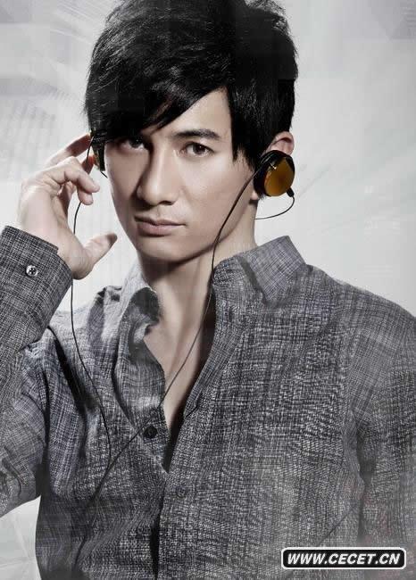 吳奇隆拍時(shí)尚潛水大片