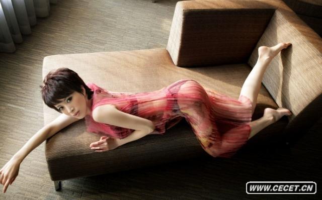 金巧巧透視裝上陣拍誘惑寫(xiě)真