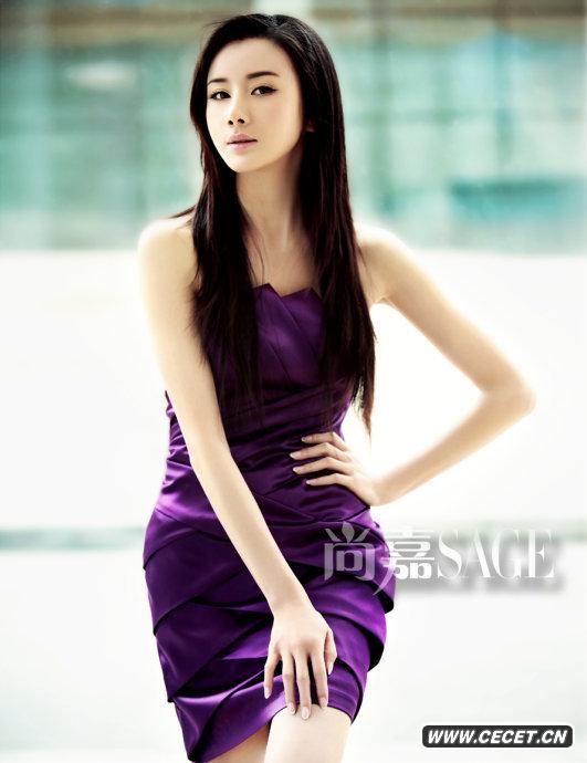 孫菲菲摩登女郎展成熟風(fēng)韻