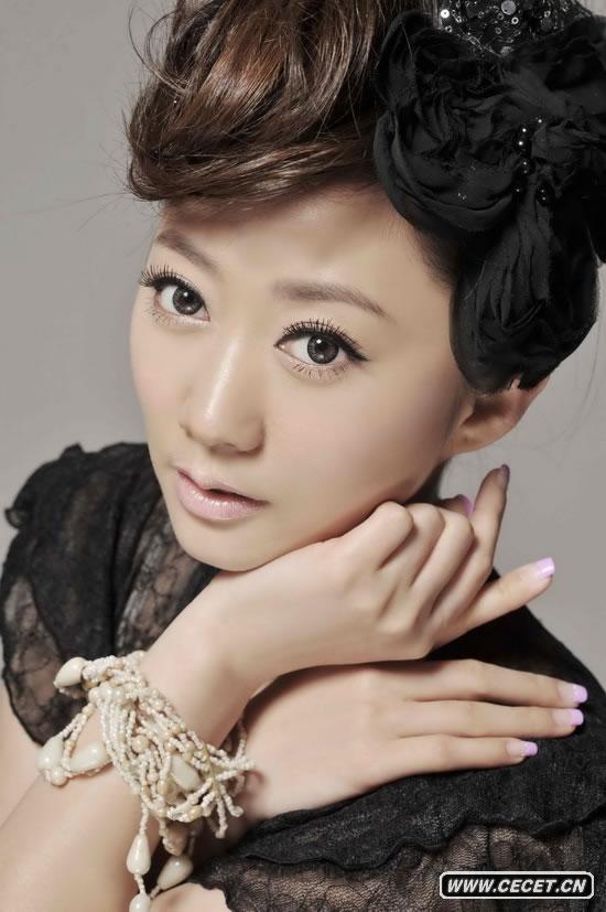 原梓霏盡顯熟女風(fēng)范