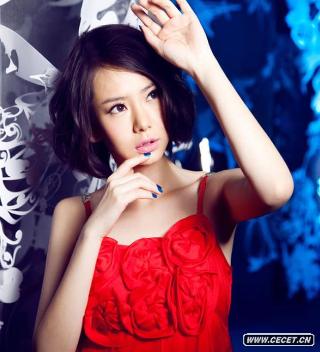 戚薇絢麗彩妝大片