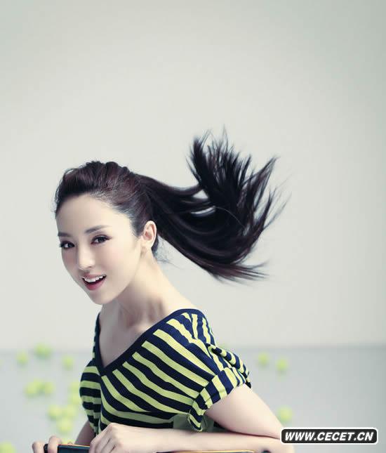 董璇新寫(xiě)真大走中性風(fēng)