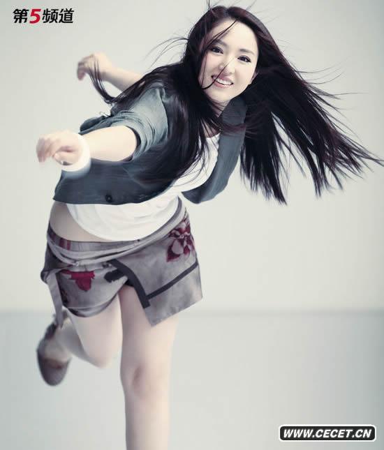 董璇新寫(xiě)真大走中性風(fēng)