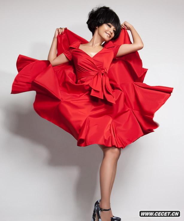 馬雅舒拍紅裙新娘寫(xiě)真