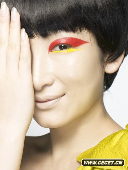 秦海璐曬另類(lèi)胭脂妝