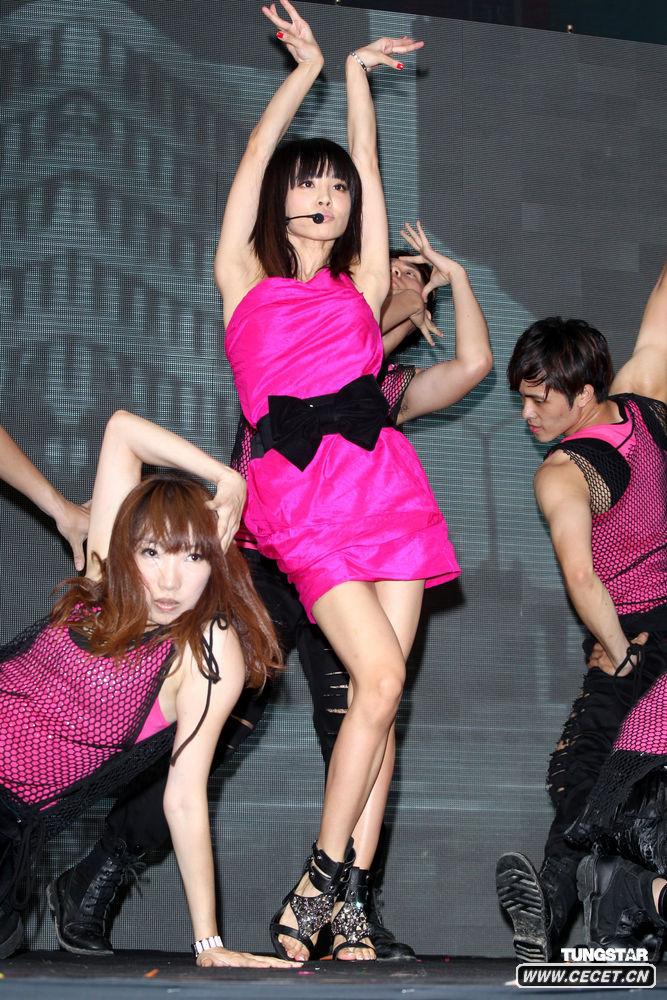 粉嫩蔡依林與猛男熱舞