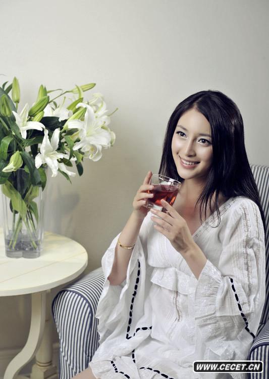 甘婷婷登《精品》封面