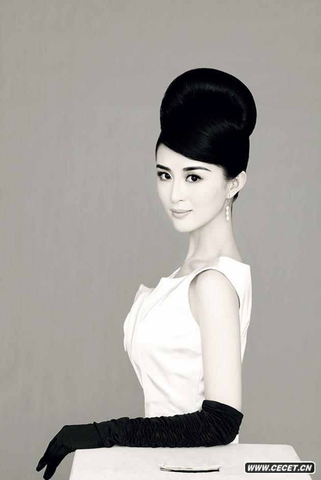 劉競寫(xiě)真白裙淡雅清麗