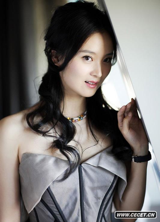 王艷新寫(xiě)真溫婉再現