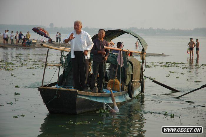 挾尸要價(jià)-記錄類(lèi)銀質(zhì)收藏作品-張軼 (圖1)