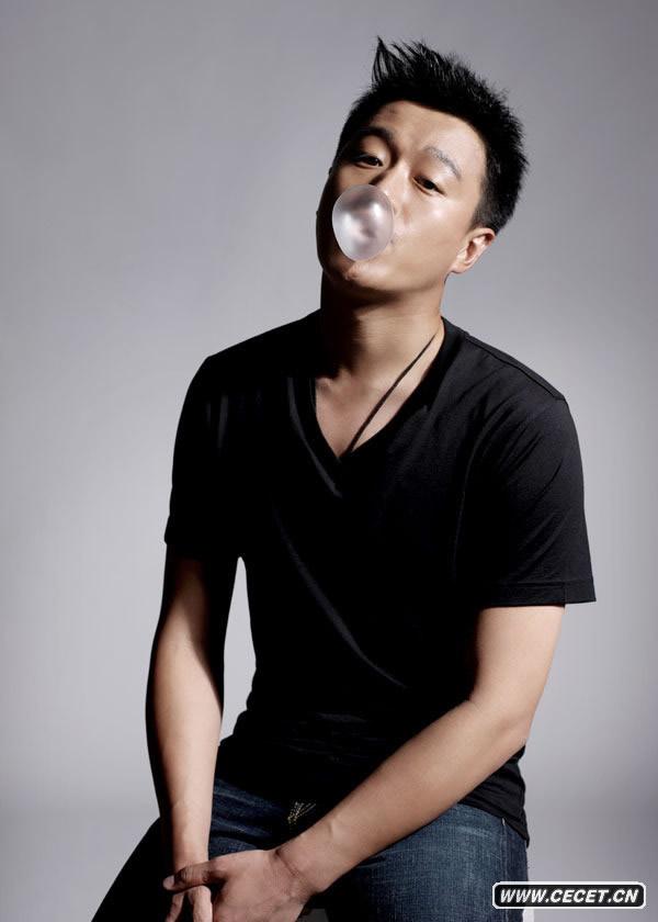 佟大為高清寫(xiě)真露胸肌