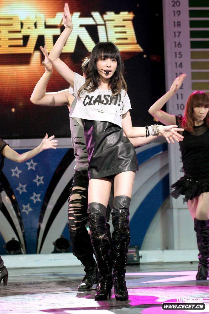 蔡依林與猛男熱舞